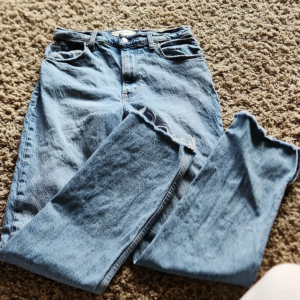 Abercrombie & Fitch ulta high rise straight distressed womans size 4 jeans - Picture 3 of 12